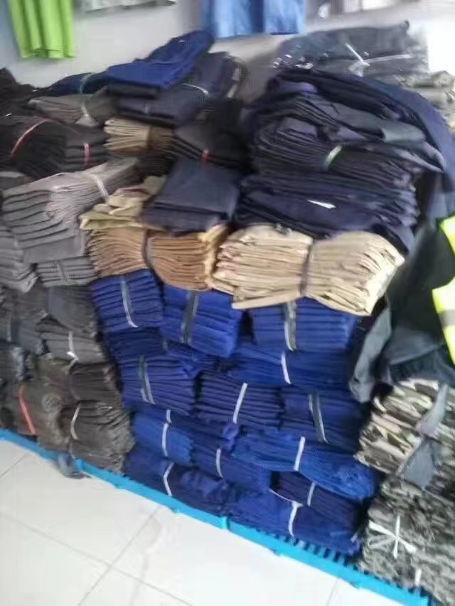 企业劳保工作服必须是长袖吗